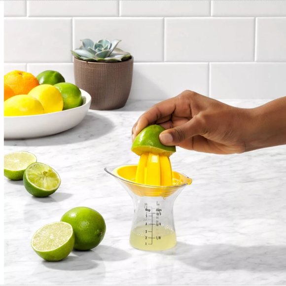 Like New 🍋 OXO 🍋 Good Grips Small Citrus Juicer, Yellow - Picture 6 of 16